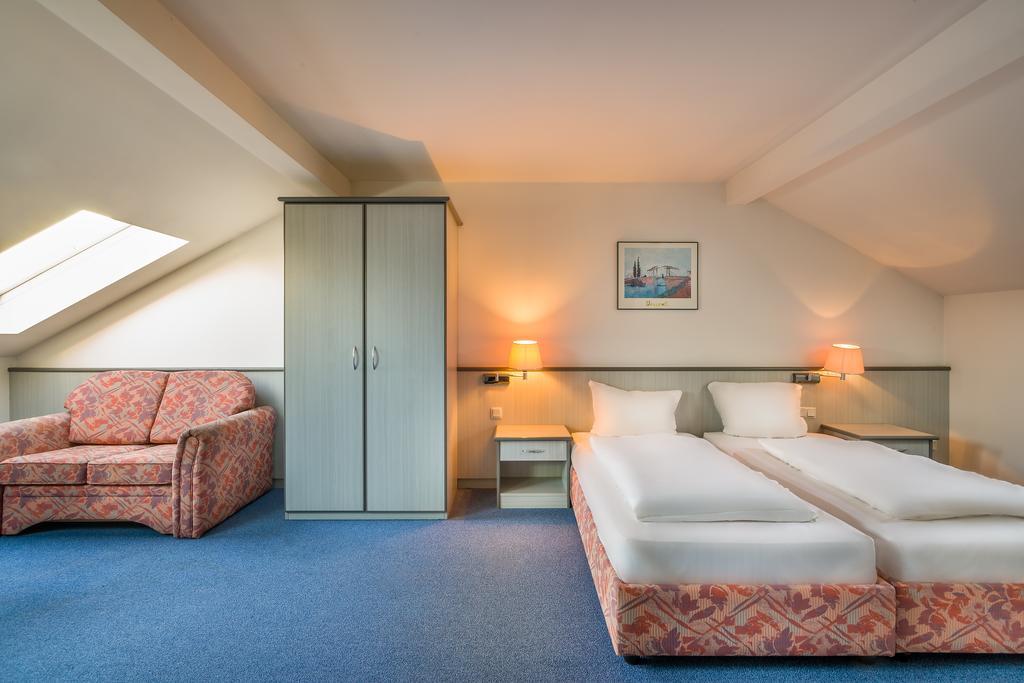 Hotel Am Bonhoefferplatz Дрезден Экстерьер фото