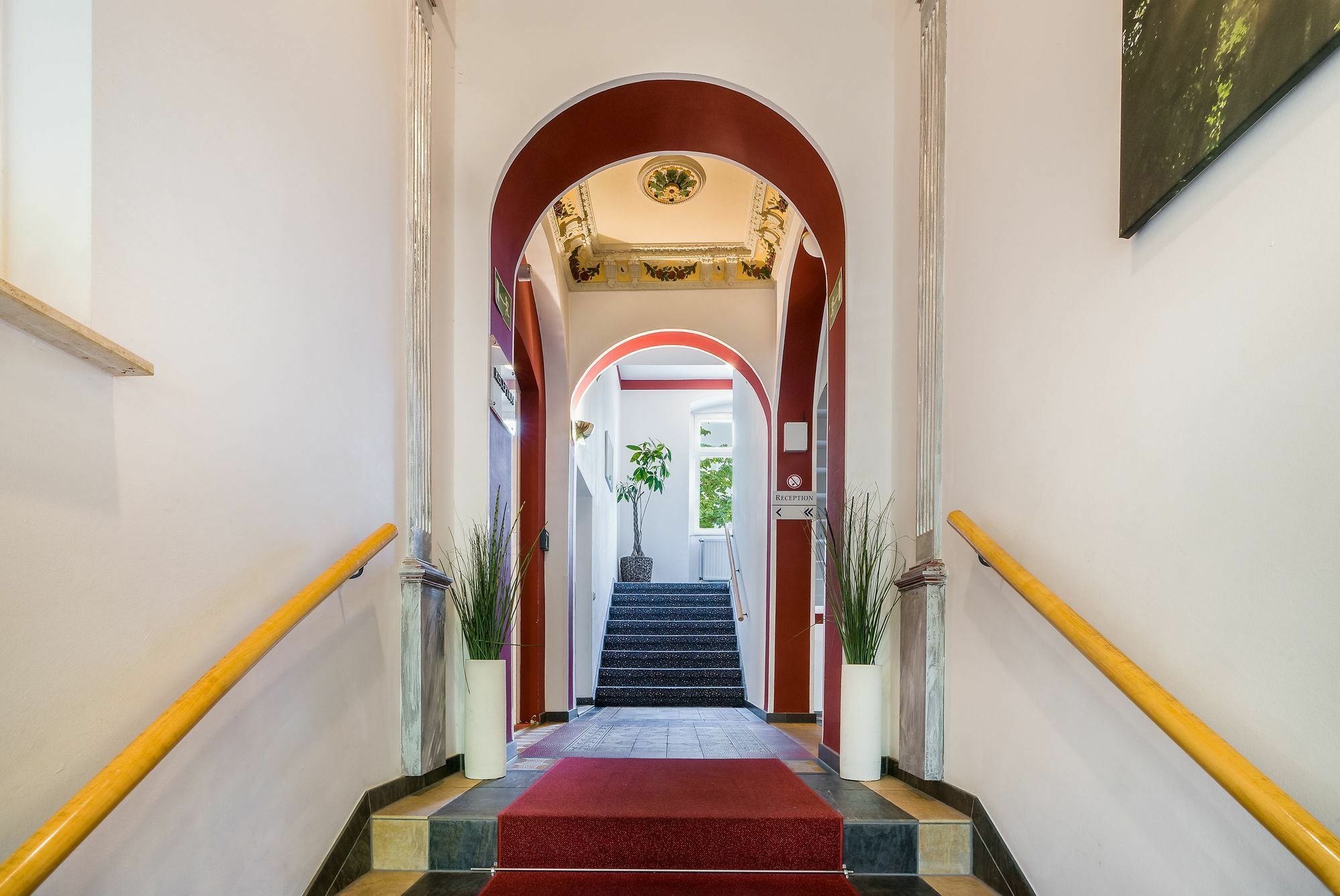 Hotel Am Bonhoefferplatz Дрезден Экстерьер фото