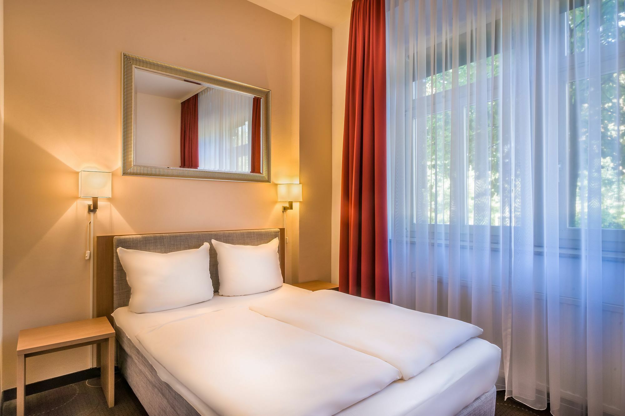Hotel Am Bonhoefferplatz Дрезден Экстерьер фото